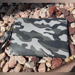 G.I.L.I. Gray Camo Haloguard Clutch